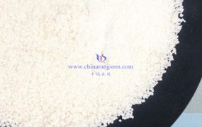 偏钨酸铵水合物在储存和运输过程中需要注意什么？