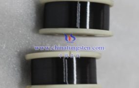 黑钨丝在真空环境中的特性是什么？