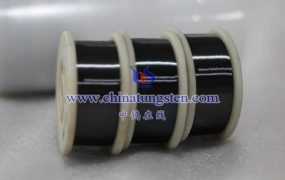 黑钨丝的结晶度对其性能有何种影响？