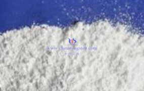 偏钨酸铵在水中的溶解度会受到什么因素影响？