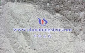 钨酸锆（Zr(WO4)2)有什么特征？