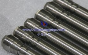 利用钨合金源容器提升射线照相的精度