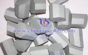 盾构机在构建隧道时如何使用硬质合金盾构刀？