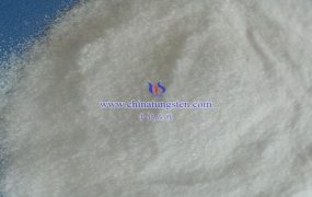 偏钨酸铵晶体的密度是多少？