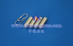 钡钨阴极的电子发射机制是否受温度影响？