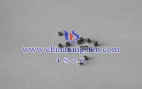 钡钨阴极的电子发射机制是什么？