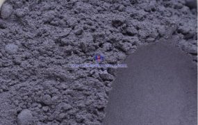 氧化钨的发光强度如何控制？