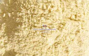 如何优化氧化钨的制备工艺以提高产量和纯度？