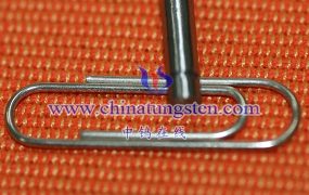 钼电极在玻璃熔化过程中承受的温度是多少？