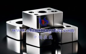 不同尺寸的钼块，其经济成本有何不同？