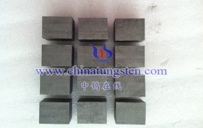 钼块在高温下的强度如何？