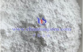 偏钨酸铵溶液pH值与电化学储能性能之关系？