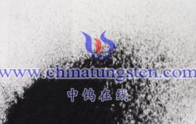 如何控制紫色氧化钨生产过程中反应温度？