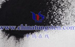 如何控制紫色氧化钨生产过程中反应气氛？