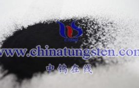 如何控制紫色氧化钨生产过程中反应时间？