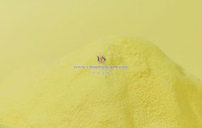 氧化钨的能带结构和态密度如何影响其光电性能？