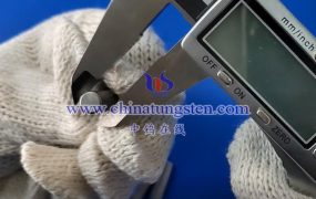 钡钨电极在粒子加速器中起什么作用？