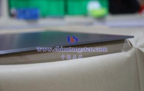 钨片的电阻率是多少？