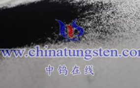 紫色氧化钨的晶体结构如何？