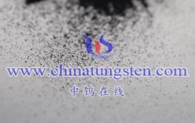 紫色氧化钨有什么结构特性？