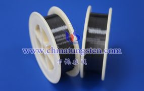 钨丝在高温下的蠕变行为如何？