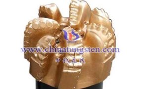 什么是无水眼刮刀取心钻头？