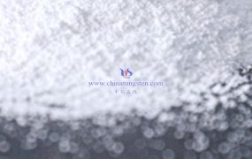 偏钨酸铵水合物在金属钨的生产中扮演什么角色？