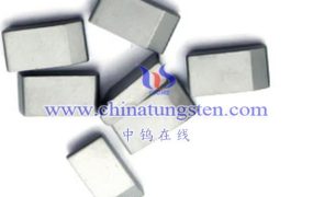 如何安全地使用硬质合金锯齿片？