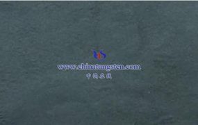 共价键存在于钨的哪些化合物中？