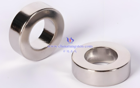 如何生产钨铜合金发汗材料多级孔结构？