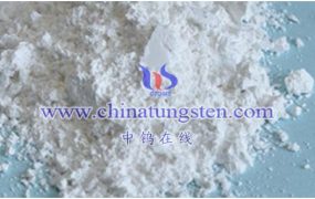 钨酸钾在高温下的稳定性和热膨胀性质如何？