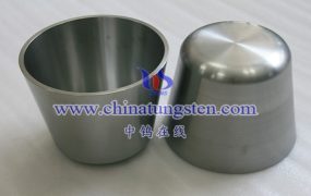 钼坩埚在晶体生长设备中起什么作用？