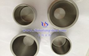 使用钼坩埚时如何防止氧化？