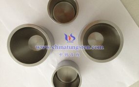 是否可以在常压下加热钼坩埚？