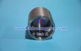 使用钼坩埚时推荐的升温速率是多少？