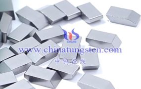 如何正确使用碳化钨锯齿片？